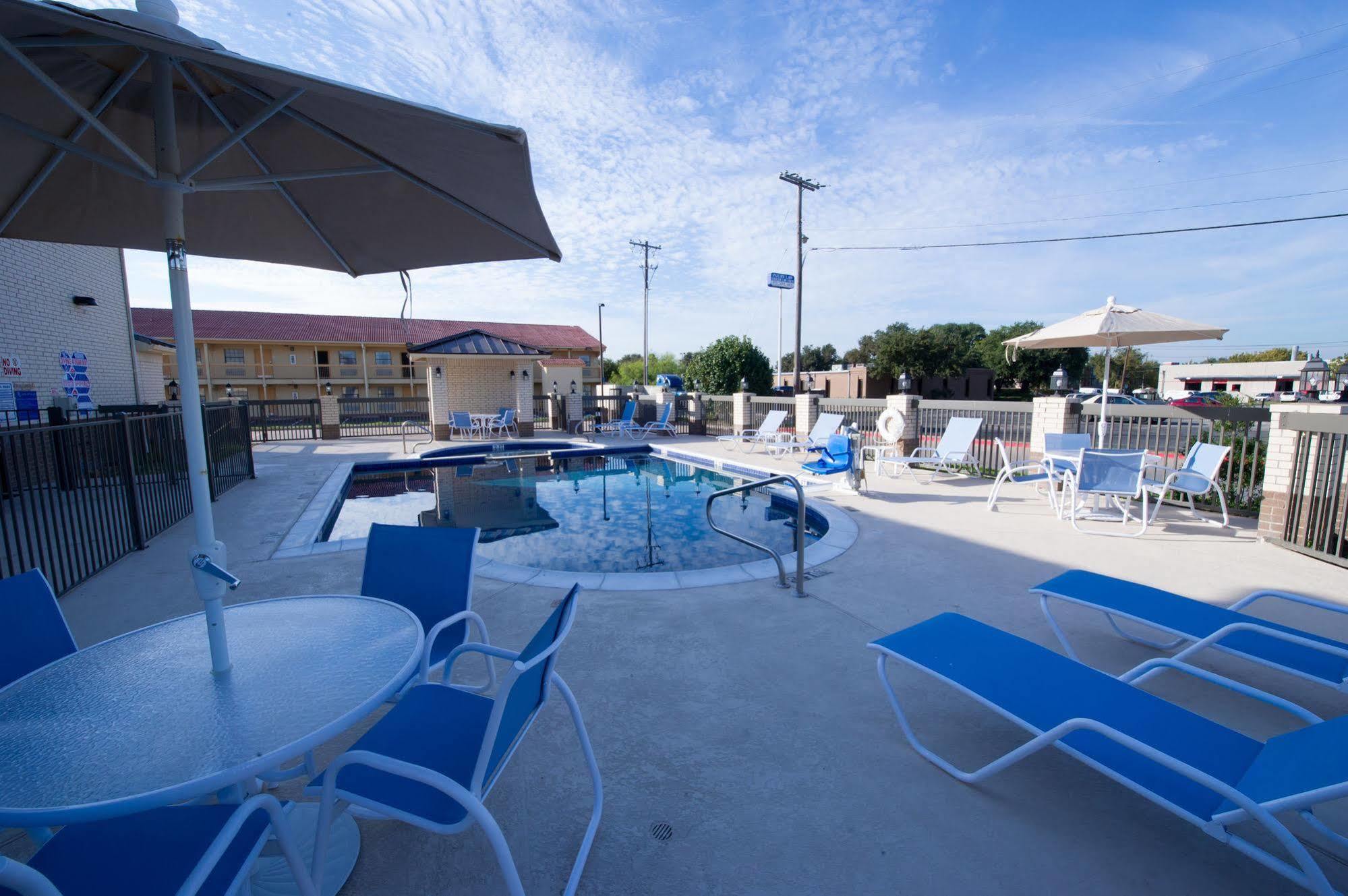 Arya Inn & Suites Farmers Branch Exterior foto